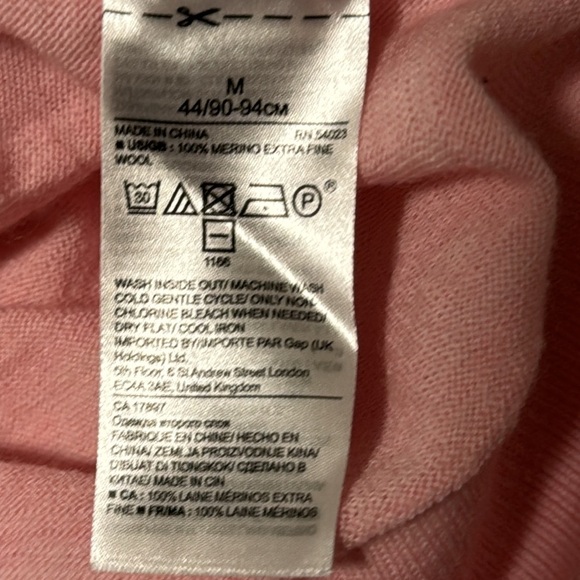 Banana Republic VNeck Sweater Womens Medium 100% Merino Wool Pink Girlcore Soft - Picture 8 of 10